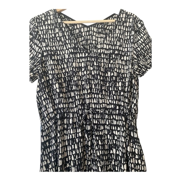 Eileen Fisher Silk printed Tie Waist, Drawstring Dress black and white size S - Picture 6 of 13